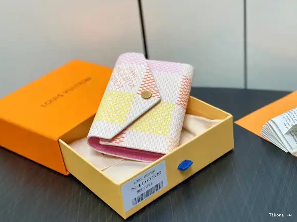 Cheap LOUIS VICTORINE VUITTON cm WALLET-12*9.5*1.5 0529